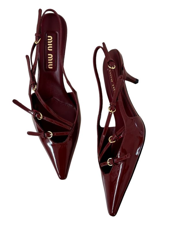 MIU MIU BURGUNDY PATENT LEATHER BUCKLE DETAIL SLINGBACK HEELS / IT 39