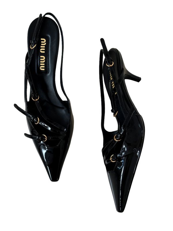 MIU MIU BLACK PATENT LEATHER BUCKLE DETAIL SLINGBACK HEELS / IT 38