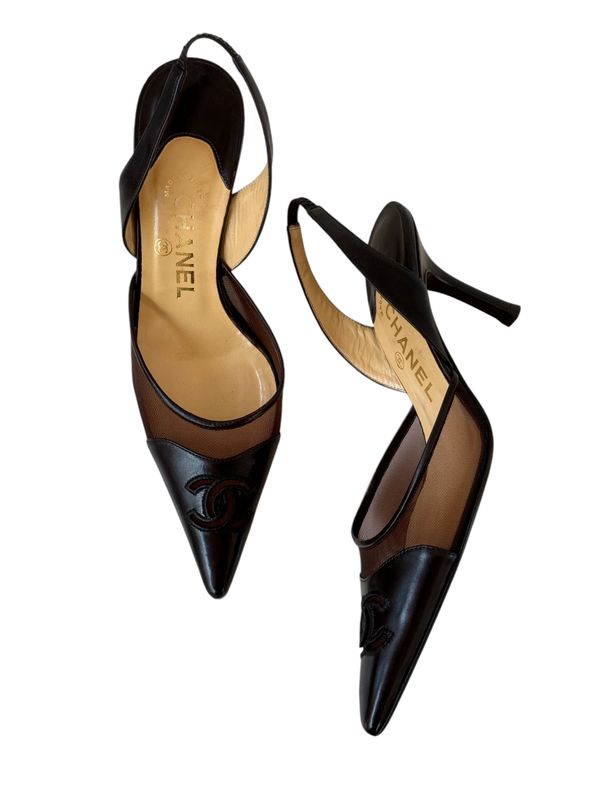 CHANEL VINTAGE CC LOGO BROWN MESH AND LEATHER SLINGBACK HEELS / IT 38.5