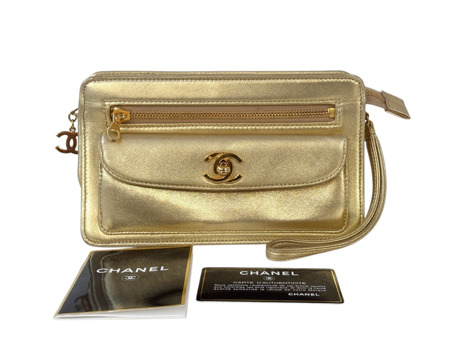 CHANEL 1997 RARE GOLD LEATHER WRISTLET CLUTCH