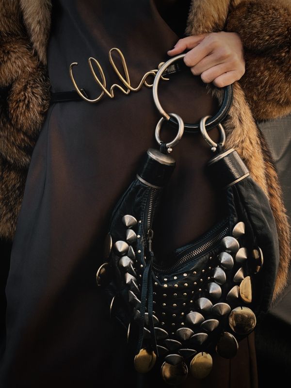 ​CHLOE VINTAGE 2001 RING HANDLE EMBELLISHED LEATHER HOBO BAG PHOEBE PHILO ERA
