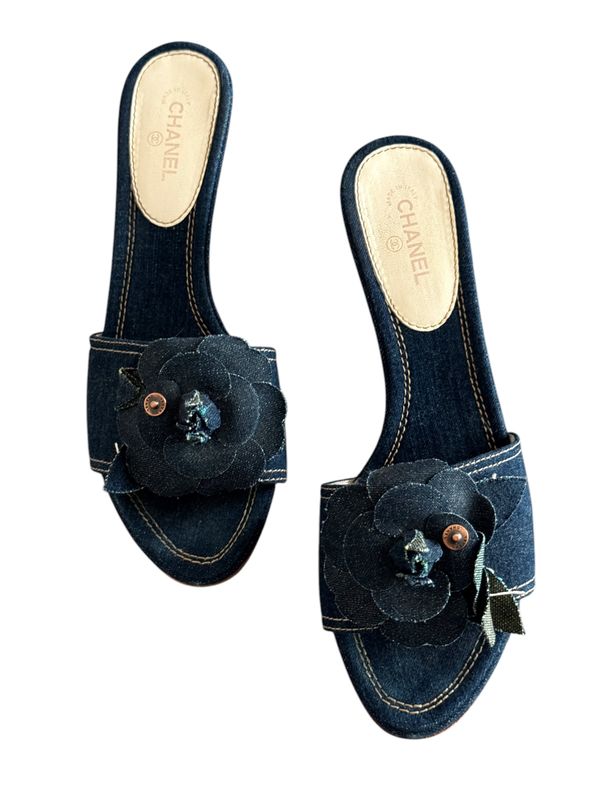 CHANEL VINTAGE CC FLORAL DENIM SLIDES HEELS / IT 41