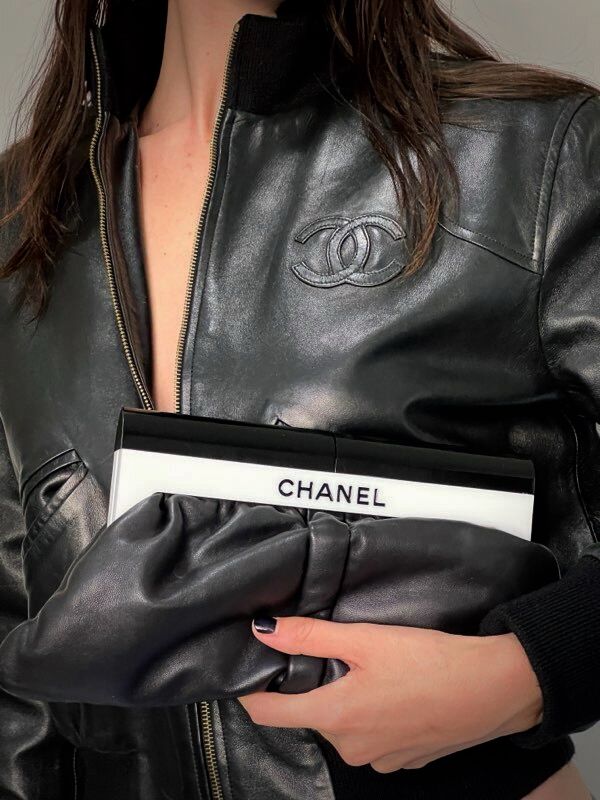 VINTAGE CHANEL BLACK LEATHER LOGO RESIN FRAME CLUTCH EVENING BAG