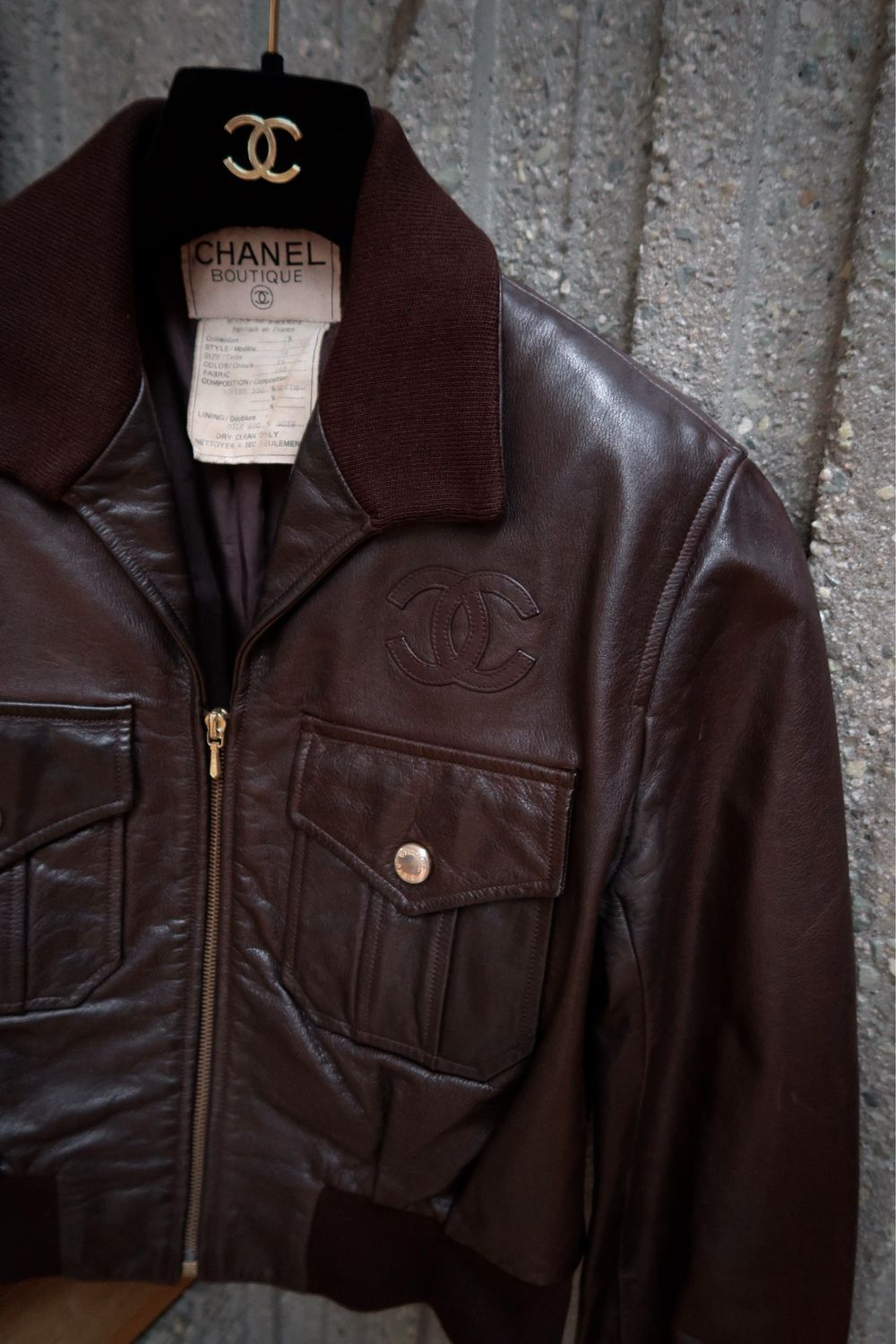 CHANEL VINTAGE CC LOGO BROWN LEATHER BOMBER JACKET FR 38