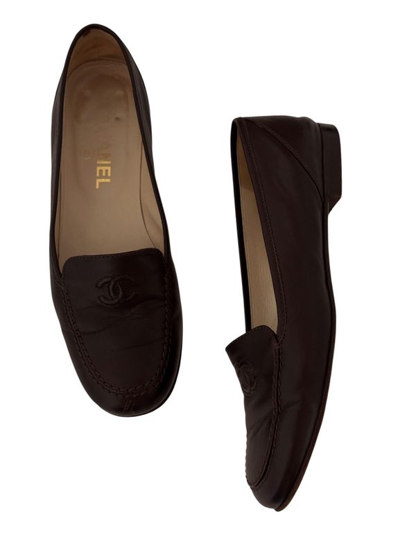 CHANEL BROWN CC LEATHER LOAFERS  / IT 38.5