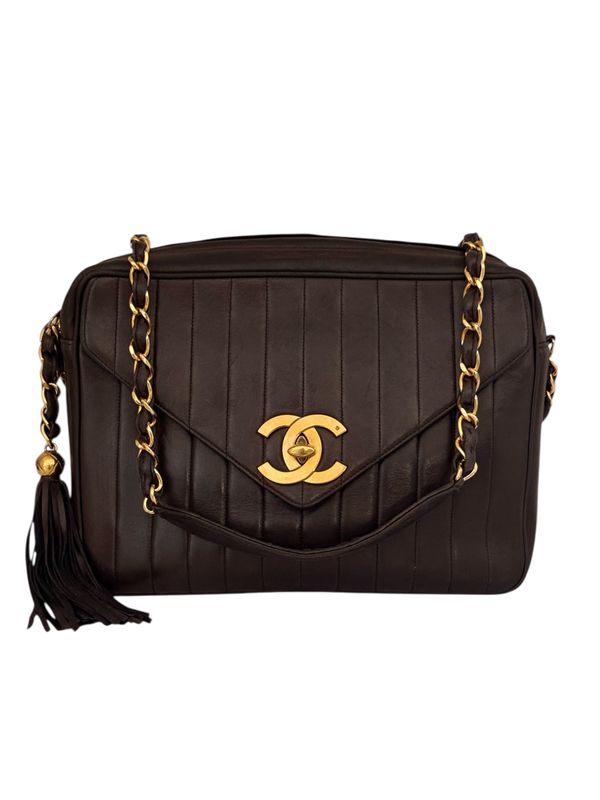VINTAGE CHANEL VERTICAL QUILT BROWN LEATHER SINGLE FLAP CAMERA SHOULDER BAG