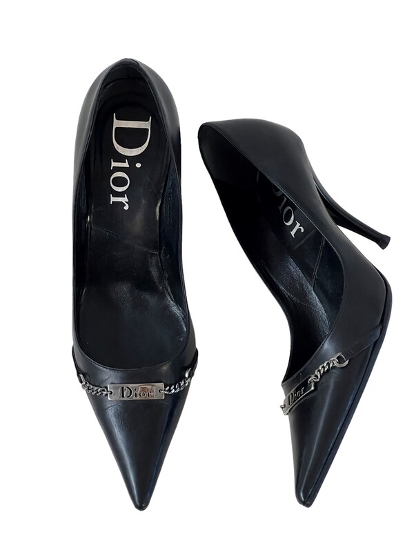CHRISTIAN DIOR VINTAGE BLACK LEATHER ID PLATE CHAIN PUMPS HEELS IT 37.5