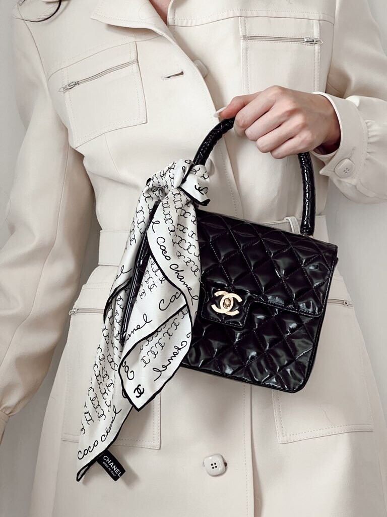 CHANEL CC TOP HANDLE FLAP BLACK PATENT LEATHER KELLY BAG