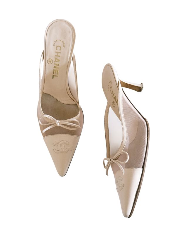 CHANEL VINTAGE NUDE BLUSH LEATHER AND MESH CC MULES HEELS / IT 36.5