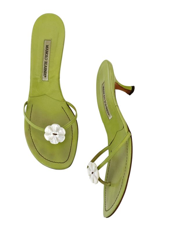 MANOLO BLAHNIK FLORAL SHELL SLIDES THONG HEELS