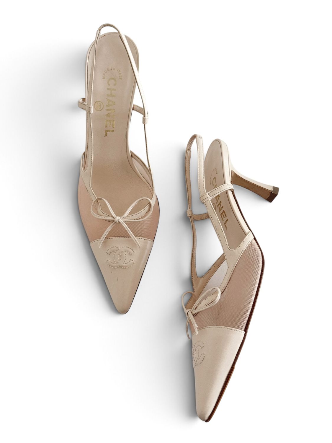 CHANEL VINTAGE NUDE BLUSH LEATHER AND MESH CC SLINGBACK HEELS