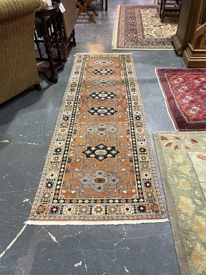 Hand Knotted Wool 2.5&#39; x 8&#39; Runner