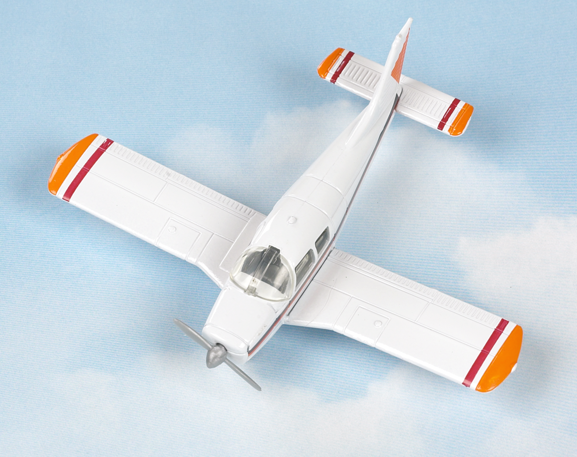 Hot Wings Private Series Piper Cherokee