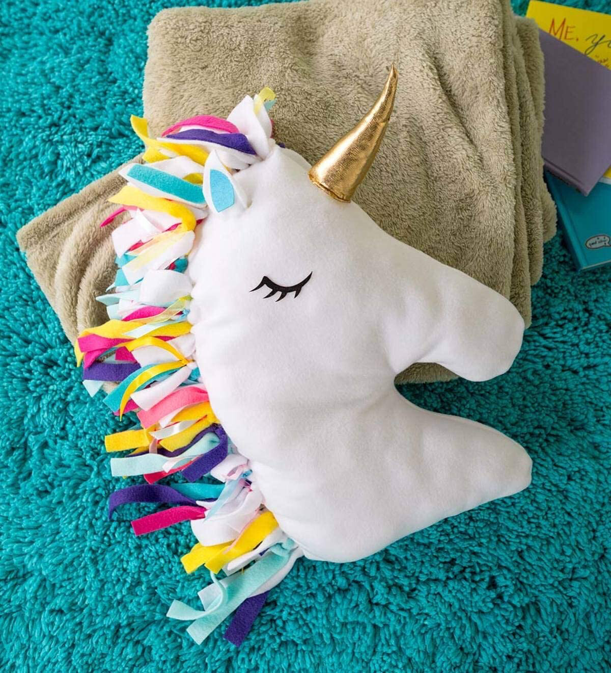 HearthSong Unicorn Knot A Pillow