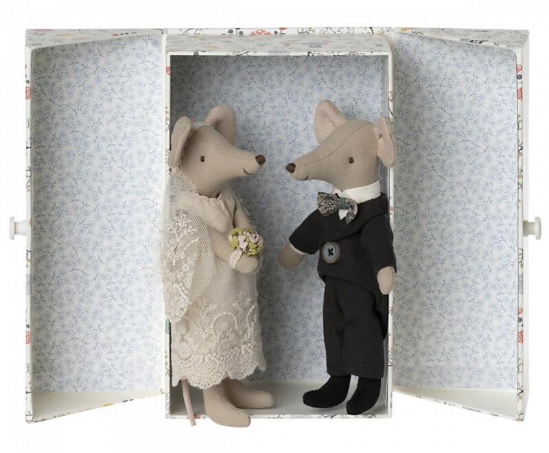 Maileg Wedding Mice Couple in Box, Mum and Dad Maileg Wedding Mice Couple in Box, Mum and Dad