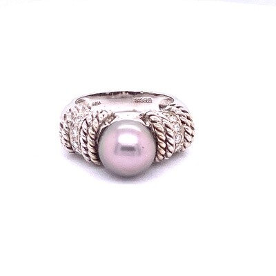 Ladies White Gold Pearl Ring Ladies White Gold Pearl Ring