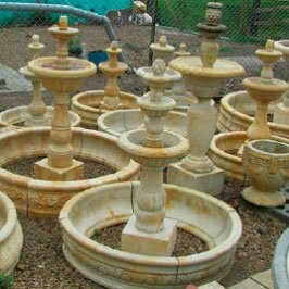Fuentes, faroles y columnas