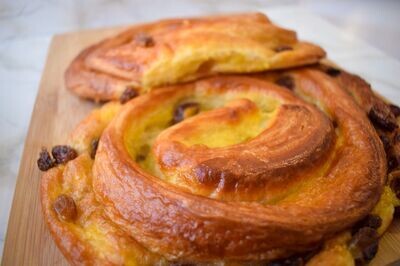 Pain Aux Raisins (Raisin Croissants)