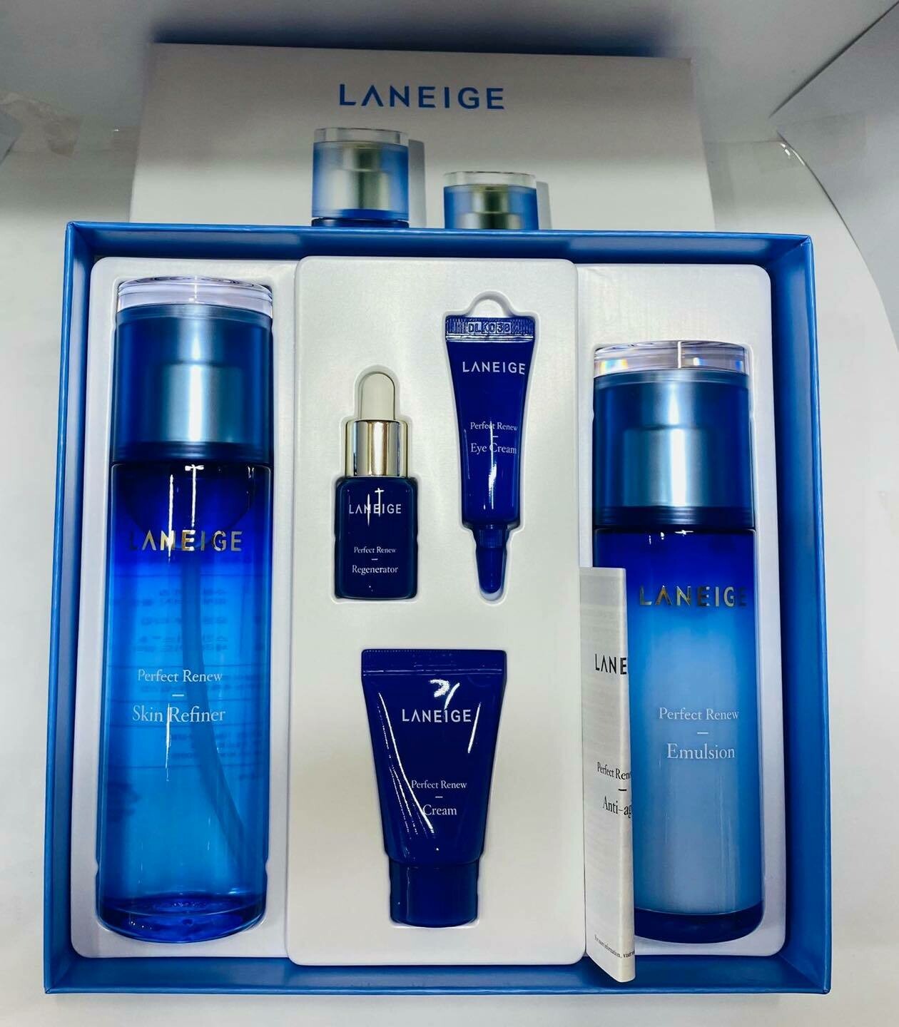 ​Laneige perfect renew kit full size