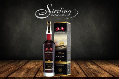 A.H. Riise Royal Danish Navy 40% 700ml in in Geschenkverpackung A.H. Riise Royal Danish Navy 40% 700ml in in Geschenkverpackung