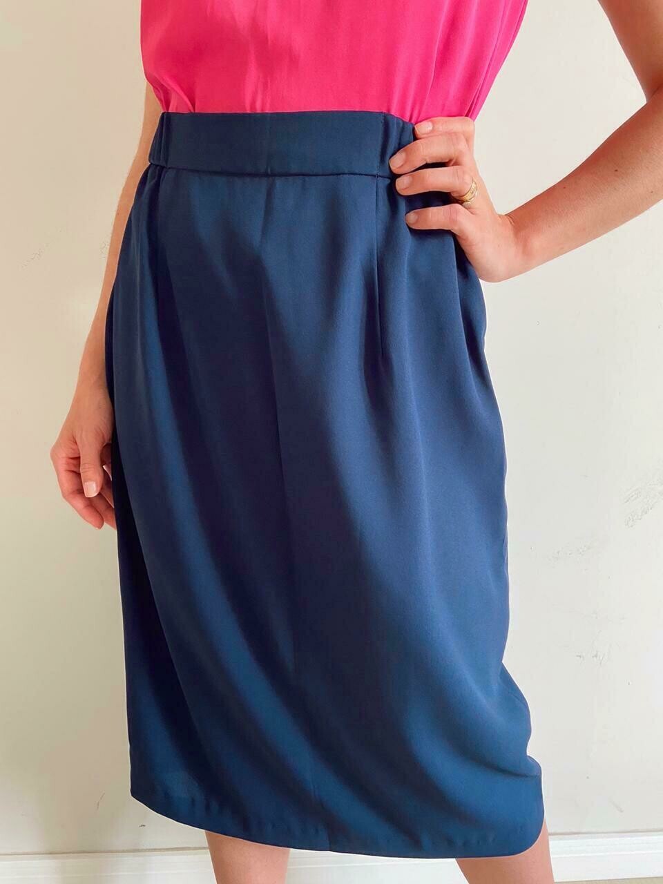 saia midi azul marinho