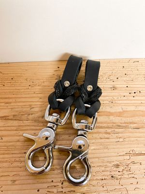 Steigbügelhalter mit Fischleder & Glitzer Steigbügelhalter mit Fischleder & Glitzer