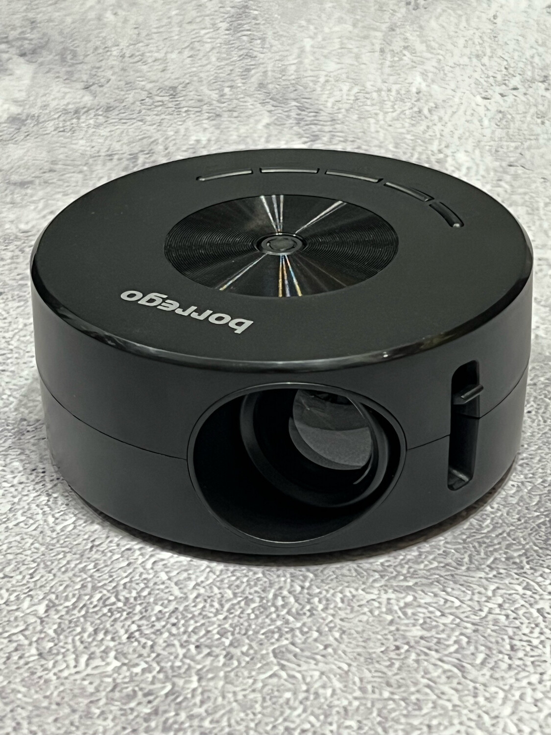 borrego-portable-round-mini-projector