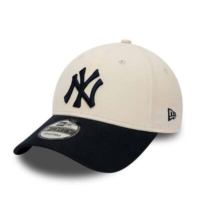 Cappellino New Era bianco  con logo NY blu