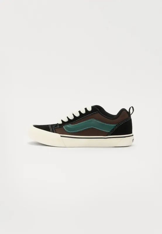 Vans Knu Skool