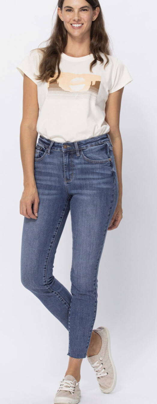 Judy Blue High Waisted Embroidered pocket relaxed
