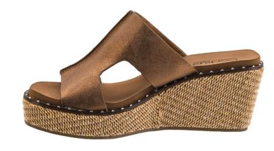 Corky's Kiss and Tell wedges