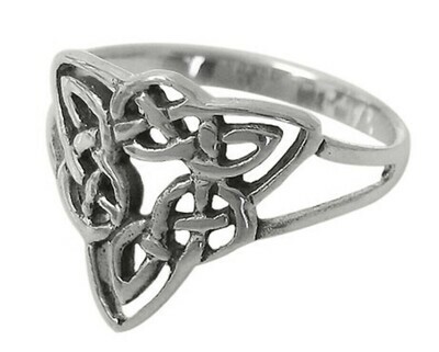 SIZE 6 - Sterling silver ring with Celtic Knot design. Approx knot size: 15mm Length x 16mm Length
