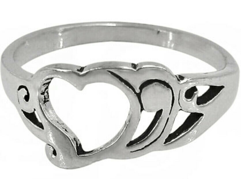 SIZE 7 - Sterling silver heart ring. Approx size: 9mm width