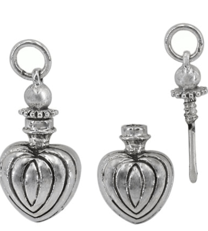 Sterling silver bottle pendant. Approx size: 26mm x 14mm