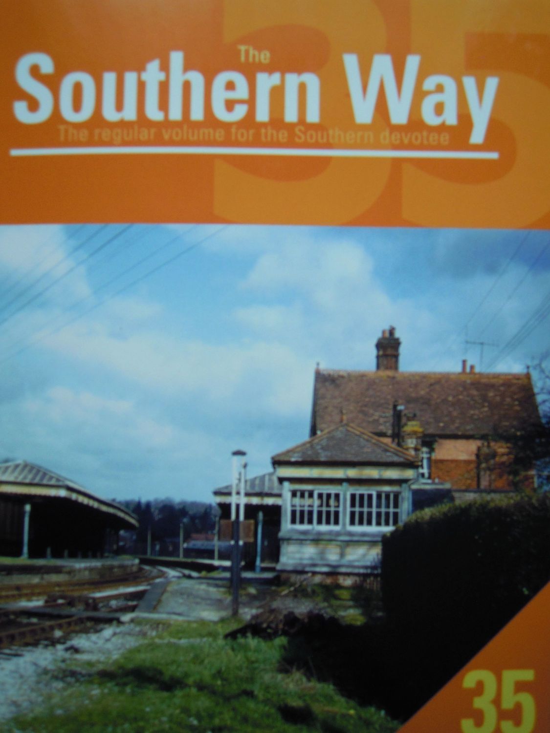 Ref SW44: Southern Way Issue No. 35.  Crecy Publishing  Ltd Noodle Books 2016.  Author: Robertson