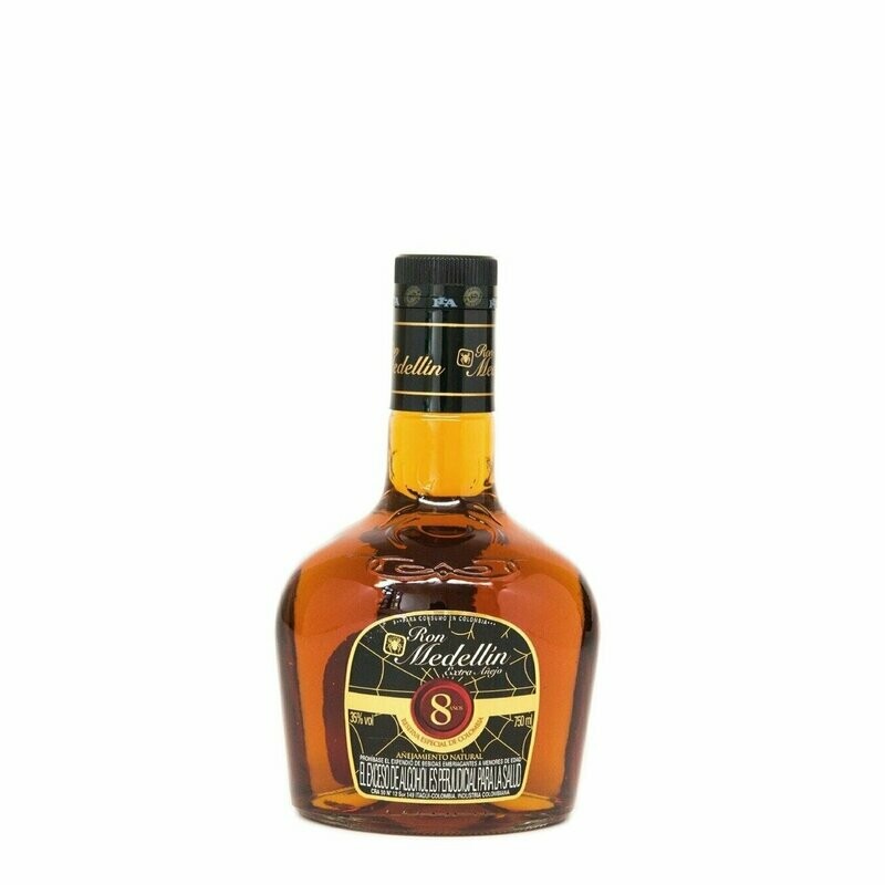 Ron medellín 8 años Extra Añejo botella 750 ml