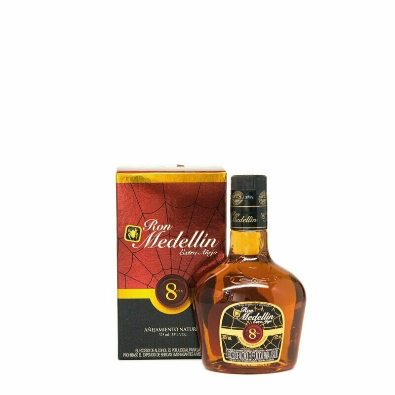 Ron medellín 8 años Extra Añejo media 375 ml