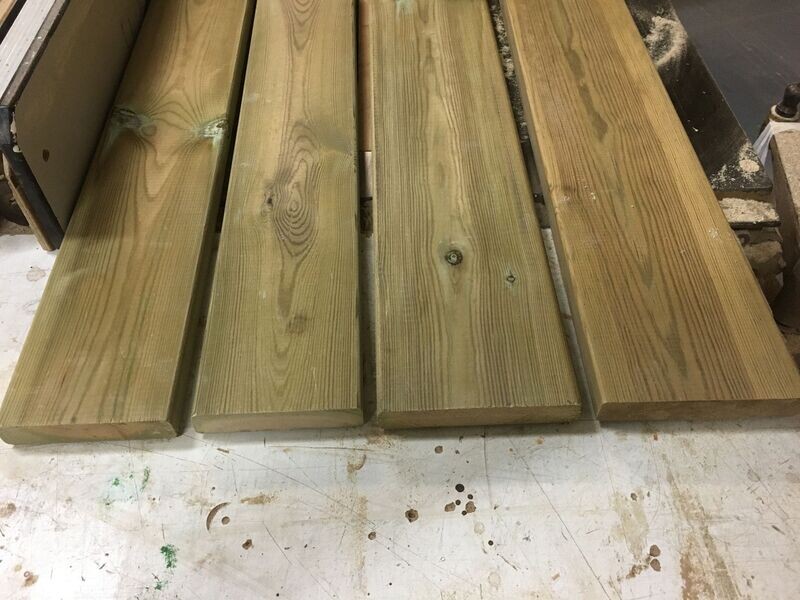 45 x 190 Llistó Tractat respatllat, cants roms