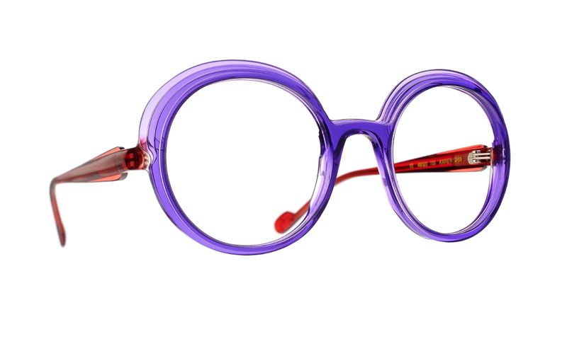 Caroline Abram Karen 269