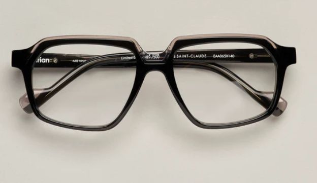 Tarian Rue Saint-Claude 140