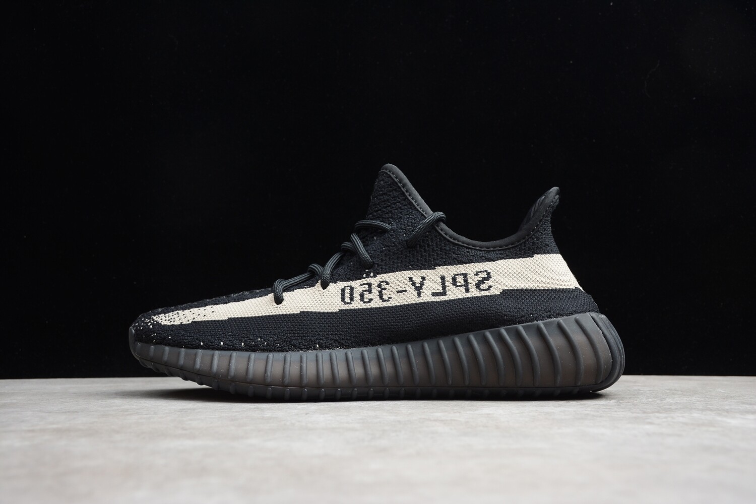 Unisex Yeezy Boost V2 350 Oreo Black White