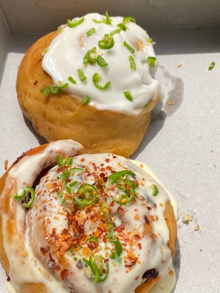 Chilli Mayo Cinnamon Rolls 5x bons