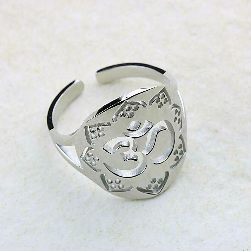 Bague Om