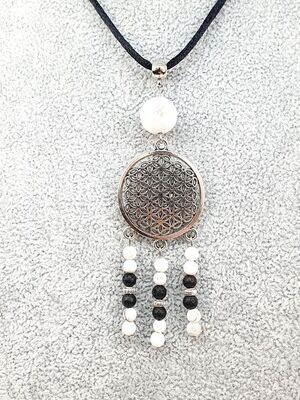 Collier Howlite et pierre de lave, 4 - 4,5 - 12 mm