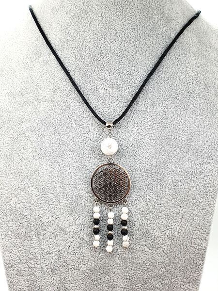 Collier Howlite et pierre de lave, 4 - 4,5 - 12 mm