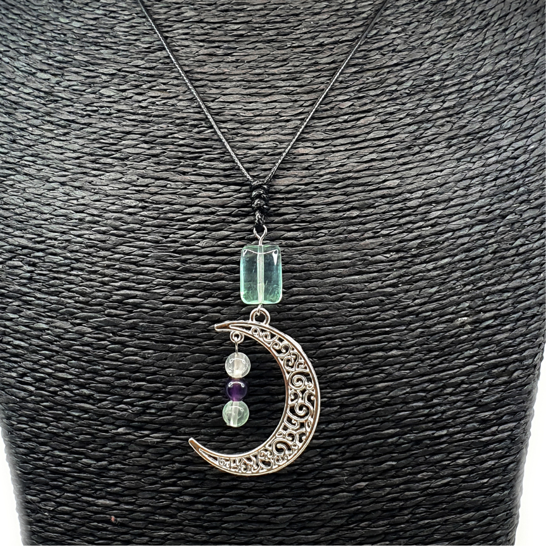 Collier lune - fluorite - 6 mm et 14x10x6 mm