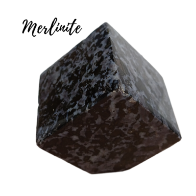 Cube de Merlinite - 536 gr