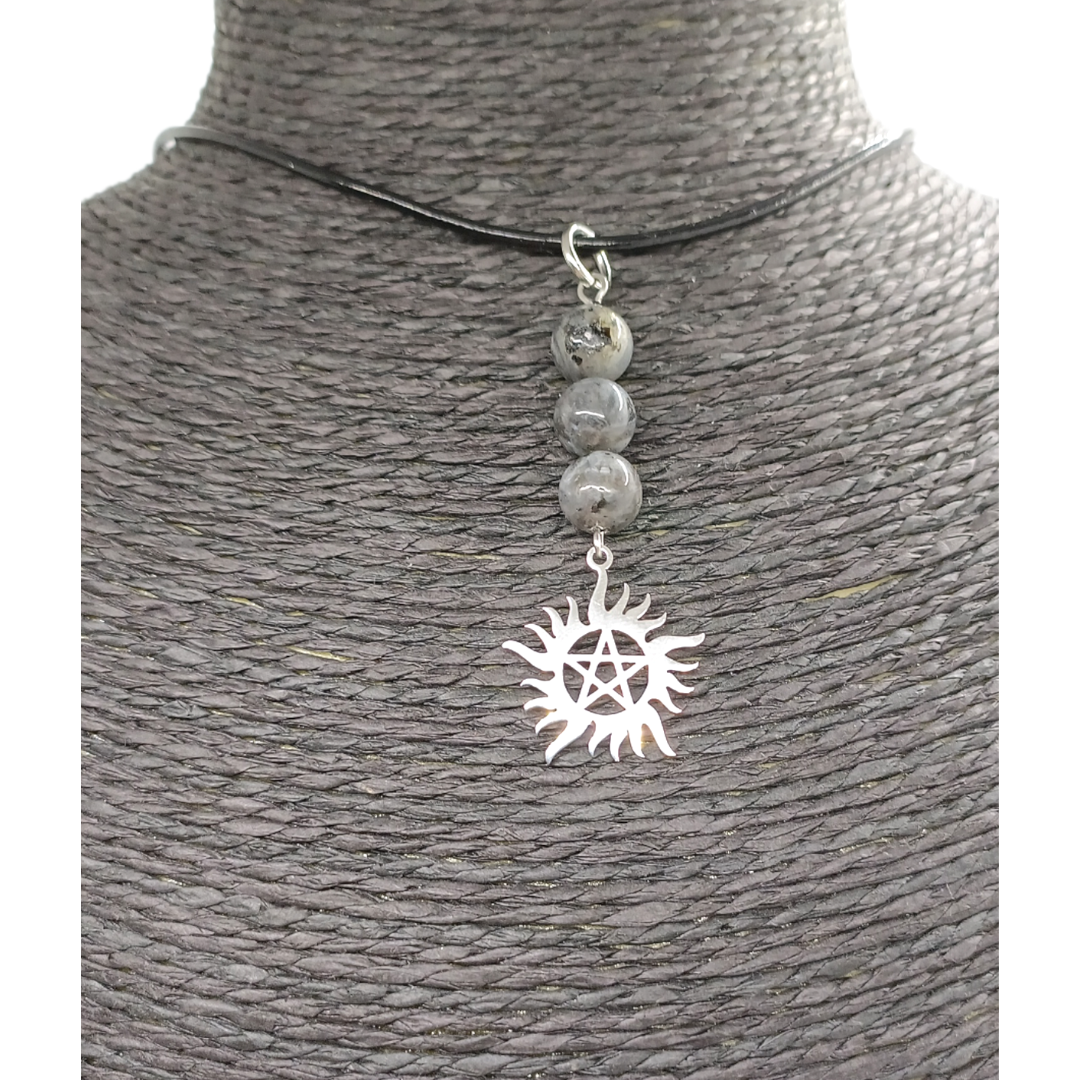 Collier - Pentacle dans soleil et Larvikite