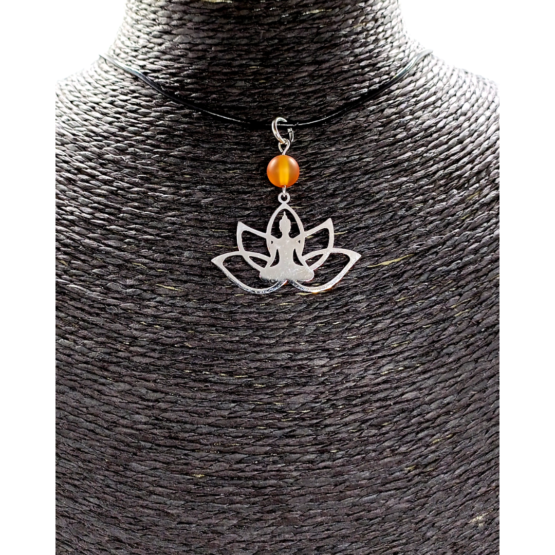 Collier - Lotus Méditation - Cornaline 8 mm - mate