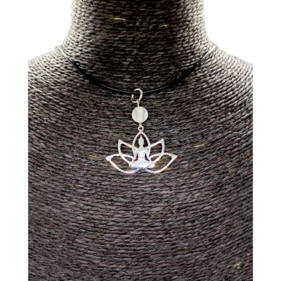 Collier - Méditation du Bouddha et Fleur de lotus - Sélénite